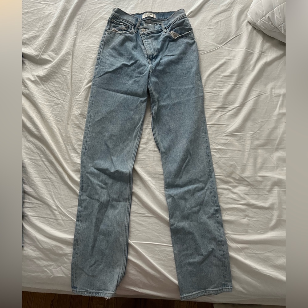 Abercrombie 90s Straight Ultra High-Rise Crossed Waist Light Wash Jeans 2 Long